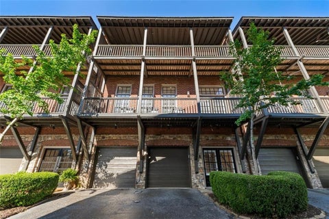 Townhouse For Sale - 225 Founders Mill Court<br/> Roswell, GA 30075