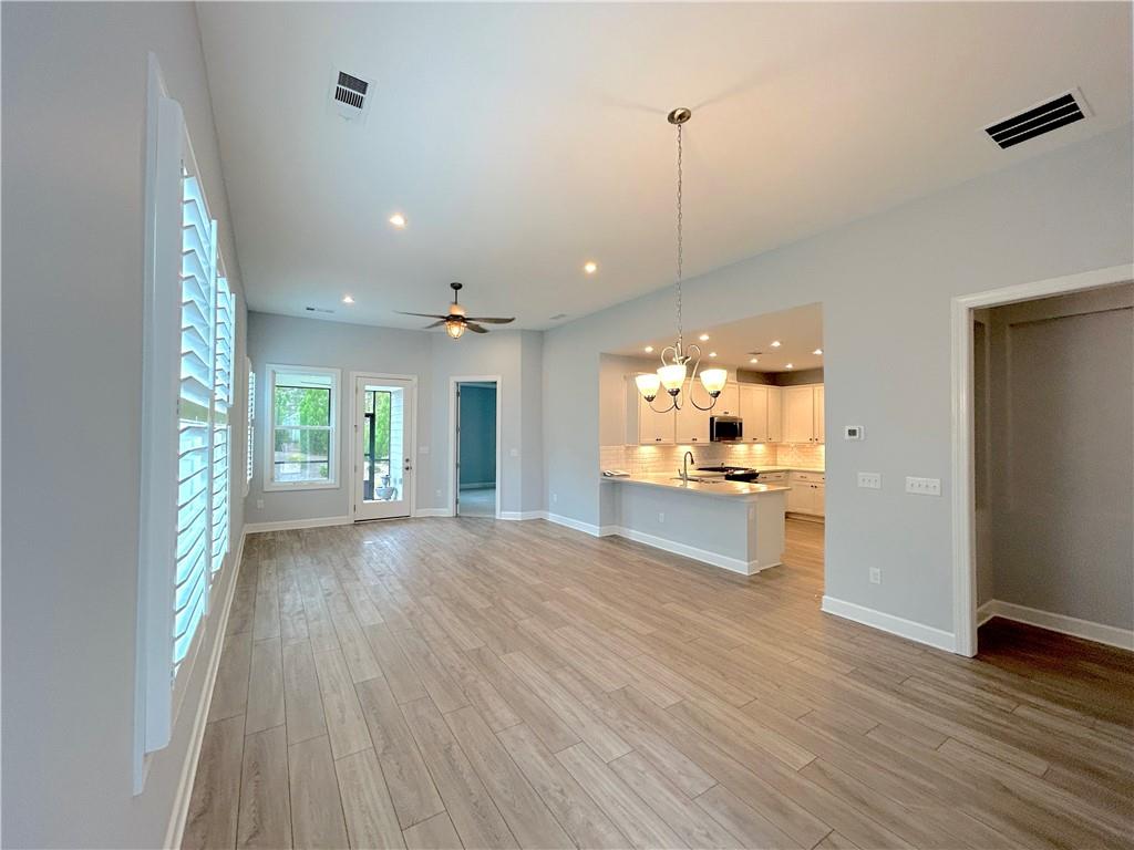 560 Ontario Lane