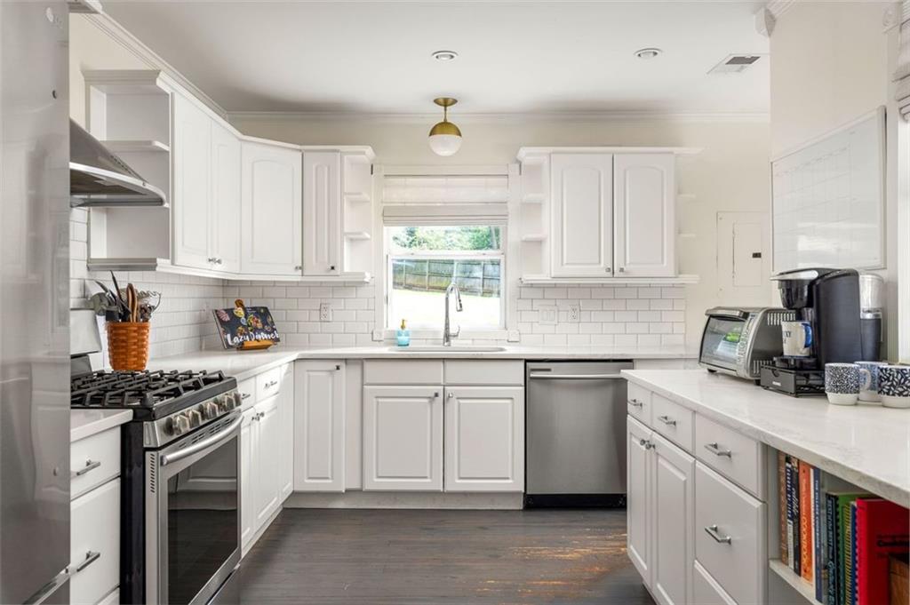 309 Rockyford Road NE