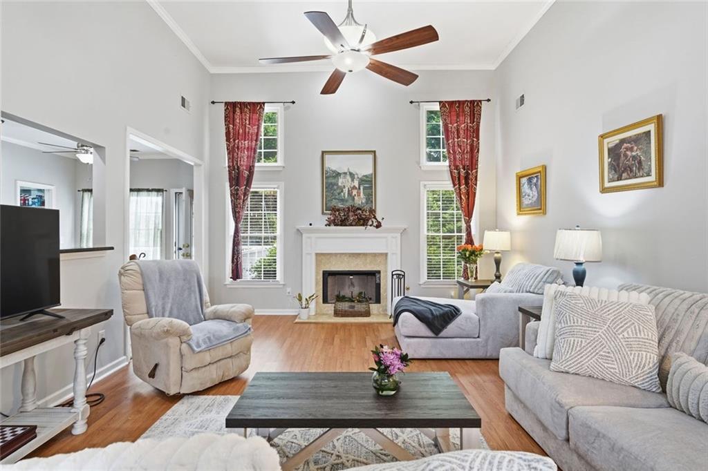 1221 Kingsbury Lane