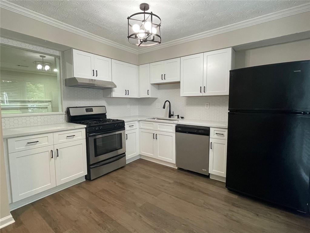3176 Shadow Walk Lane