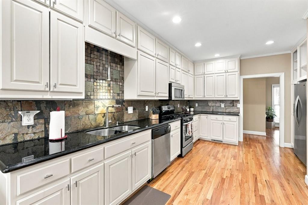 5785 Nash Commons Drive