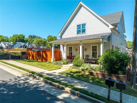 Homes For Sale - 190 Chestnut Street<br/> Ball Ground, GA 30107