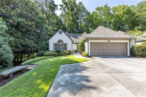 Townhouse For Sale - 450 Greenlaurel Drive<br/> Fulton County, Sandy Springs, GA 30342