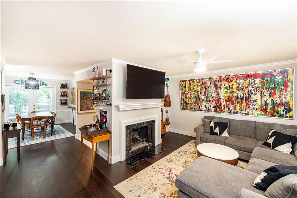 135 Woodmere Square NW