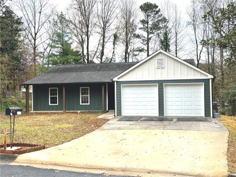 Homes For Sale - 1260 Della Way<br/> Lawrenceville, GA 30043