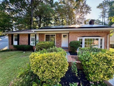 Photo of 2465 Spring Drive SE, Smyrna, GA 30080 (MLS # 7612208)