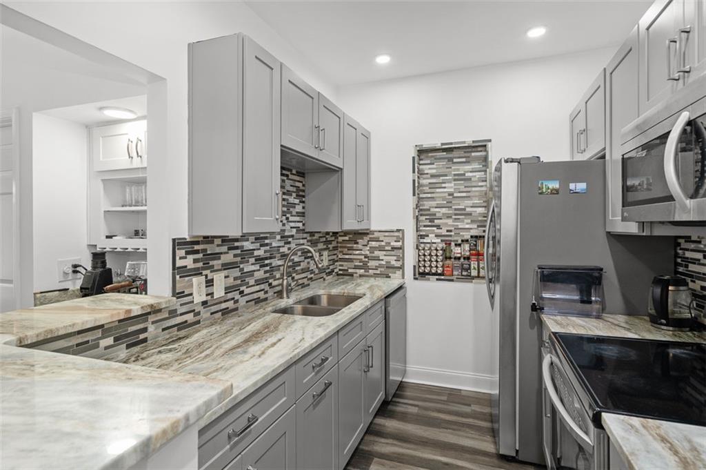 2921 Lenox Road NE 305