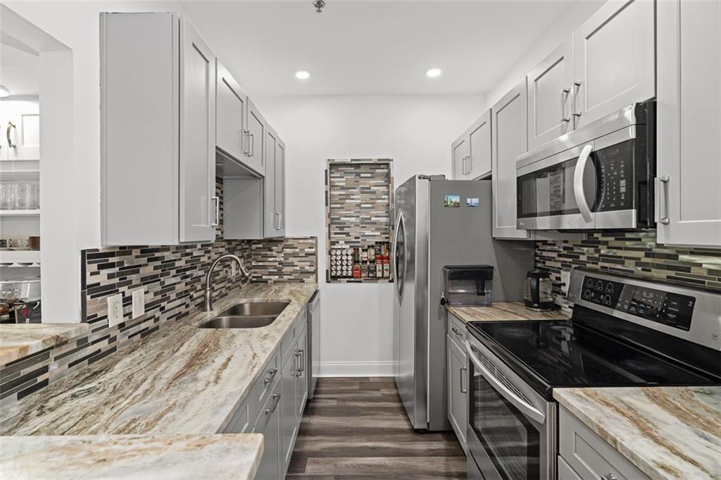 2921 Lenox Road NE 305