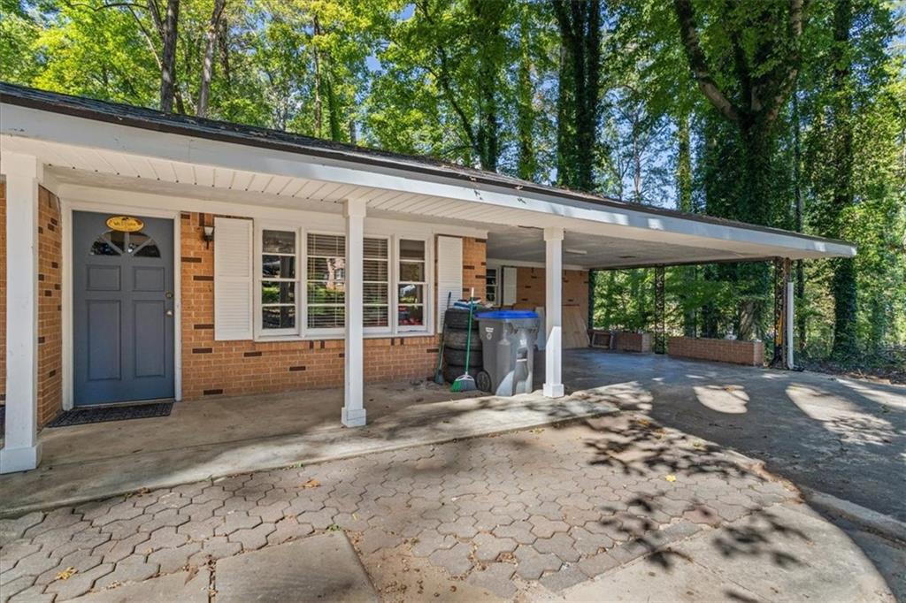 422 White Oak Drive, Lilburn, Georgia image 2