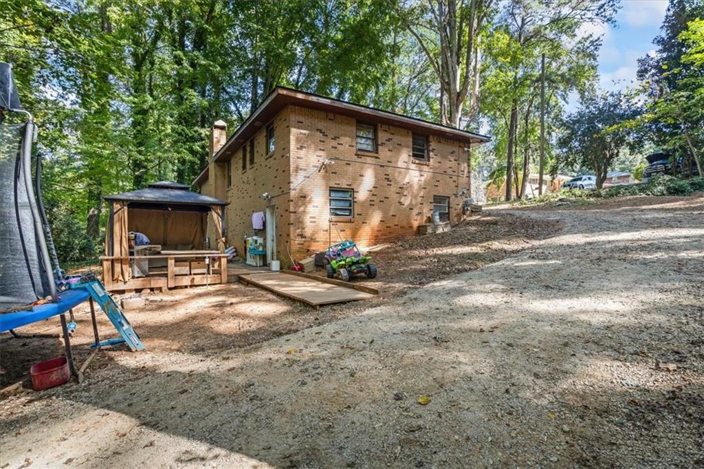 422 White Oak Drive, Lilburn, Georgia image 28