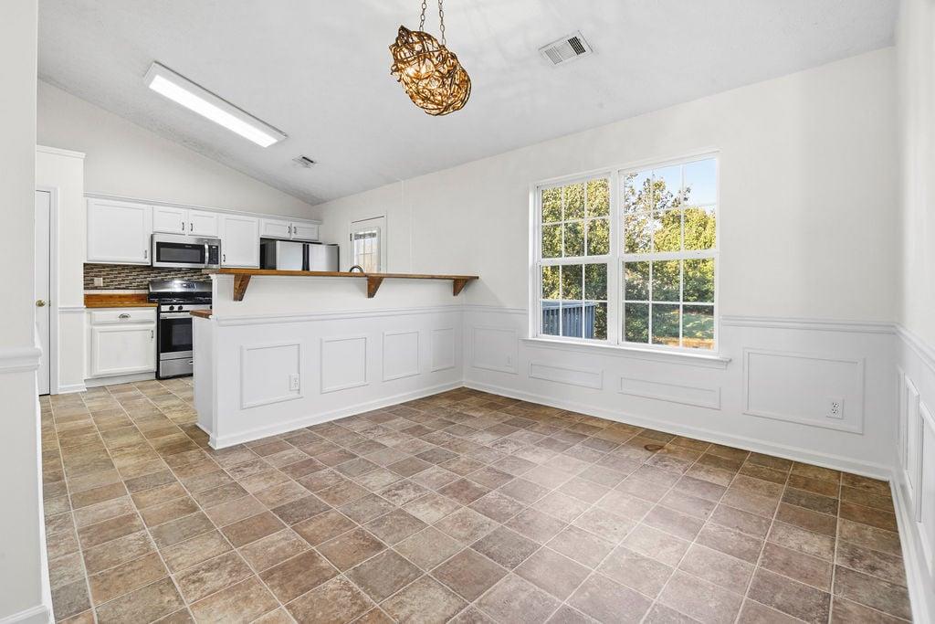 6085 Winston Trace