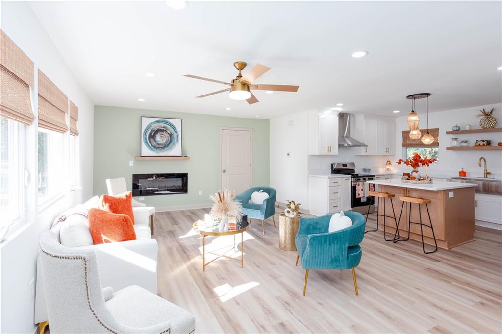 1560 N Columbia Place