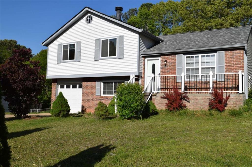 This beautifully updated 3-bedroom, 2-bath split level offers a functional and inviting layout in a prime location near HWY 75 and 575, East Cobb, Historic Downtown Marietta and Woodstock, KSU, and top-rated schools with no HOA. The open floor plan features a modern kitchen with granite countertops. A level, fenced-in backyard provides a private outdoor retreat, ideal for play, or relaxation. Don't miss out on this one!