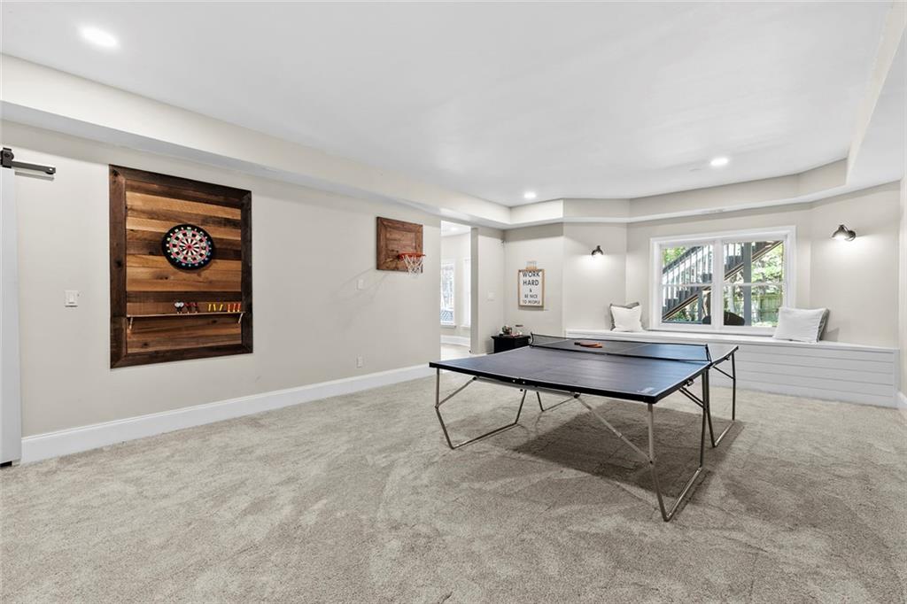 2461 Floral Valley