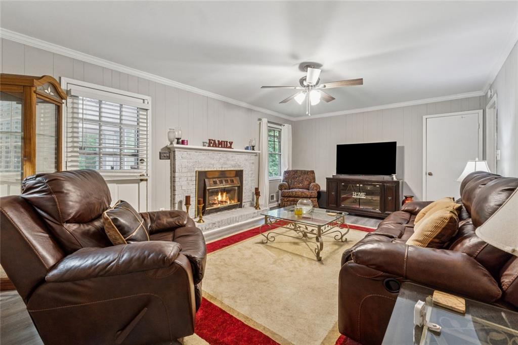 2255 Chippewa Drive, Riverdale, Georgia image 8