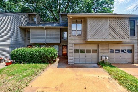 1002 Creatwood Circle SE Smyrna GA 30080