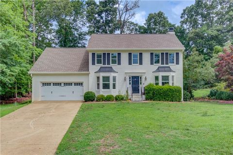 Homes For Sale - 153 Lantern Ridge Court<br/> Alpharetta, GA 30009