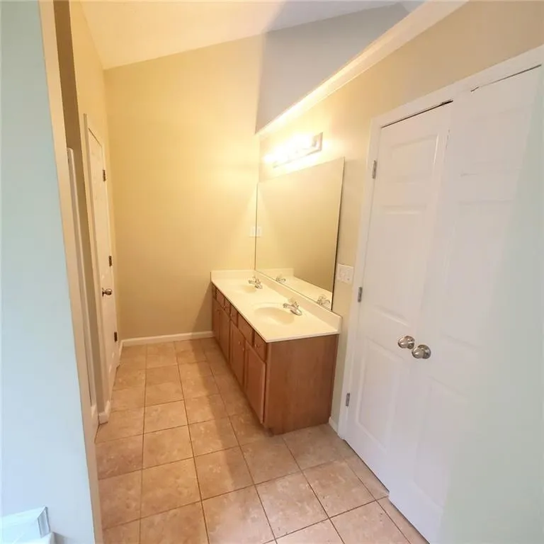 Buford, Georgia 30519, United States, 4 Bedrooms Bedrooms, ,3 BathroomsBathrooms,Residential,Active,180400