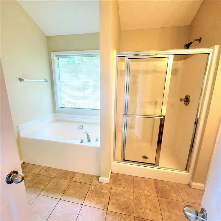 Buford, Georgia 30519, United States, 4 Bedrooms Bedrooms, ,3 BathroomsBathrooms,Residential,Active,180400