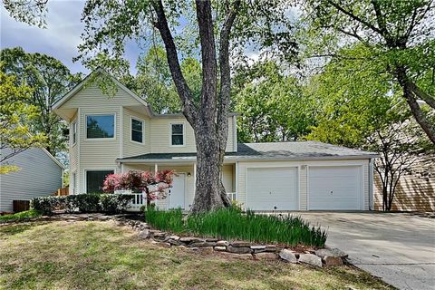 Photo of 10610 Colony Glen Drive, Alpharetta, GA 30022 (MLS # 7754383)