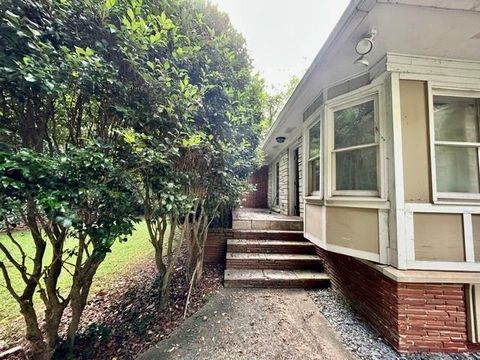Homes For Sale - 2561 Midway Road<br/> Decatur, GA 30030