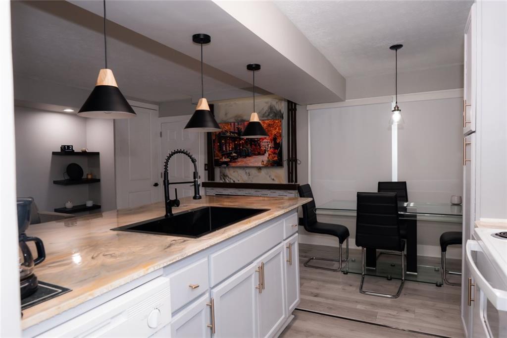 1384 Old Coach Road SW