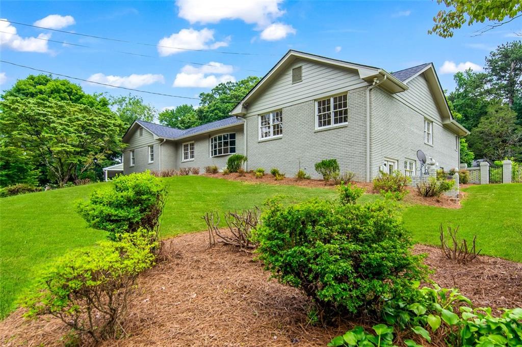 4049 Northlake Creek Cove