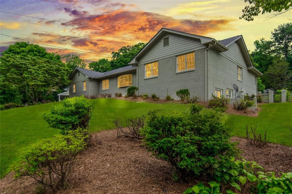 4049 Northlake Creek Cove