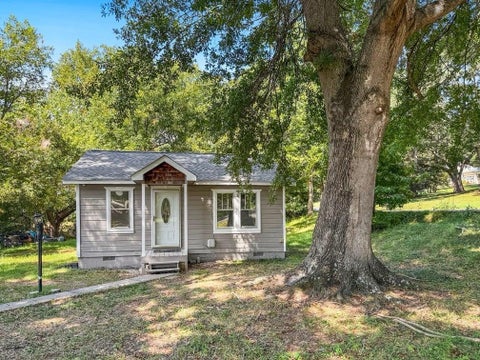 Homes For Sale - 298 Tennessee Street<br/> Fairmount, GA 30139