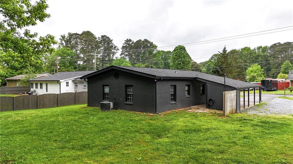 215 Maplewood Drive SW