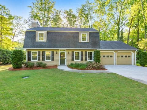 Homes For Sale - 2320 Buck Drive<br/> Marietta, GA 30062