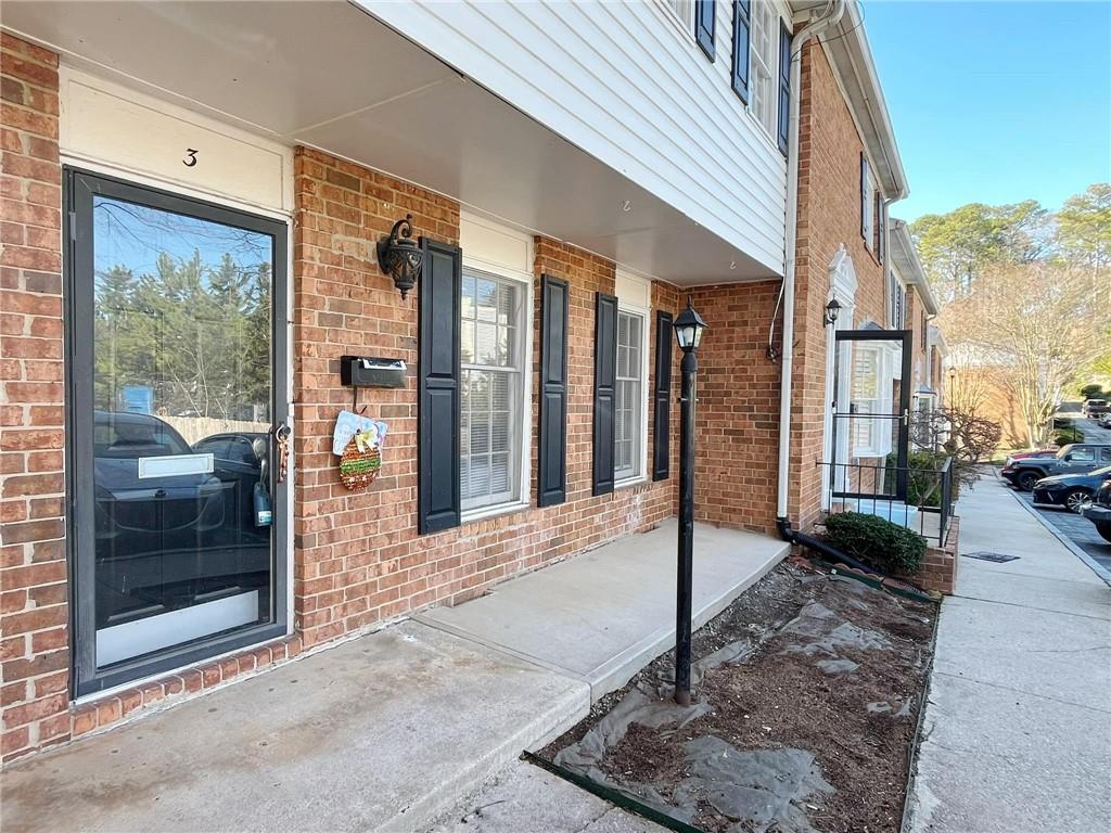 6520 Roswell Road 3