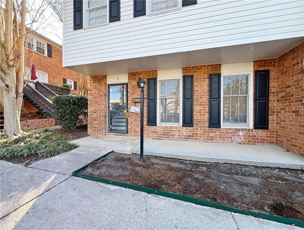6520 Roswell Road 3