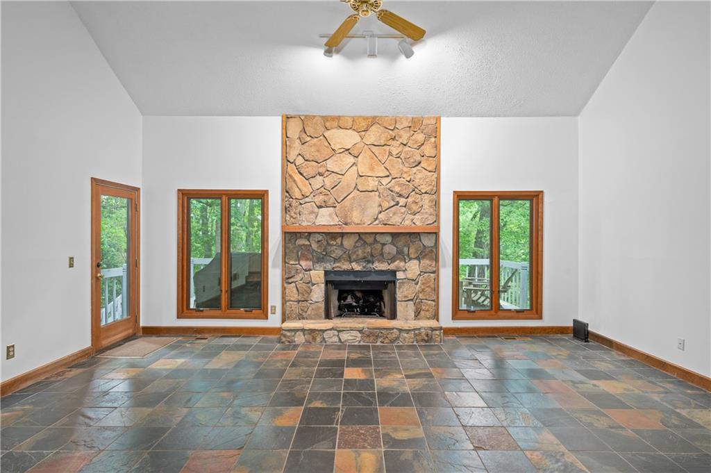1498 Camp Point Court, Roswell, Georgia image 9