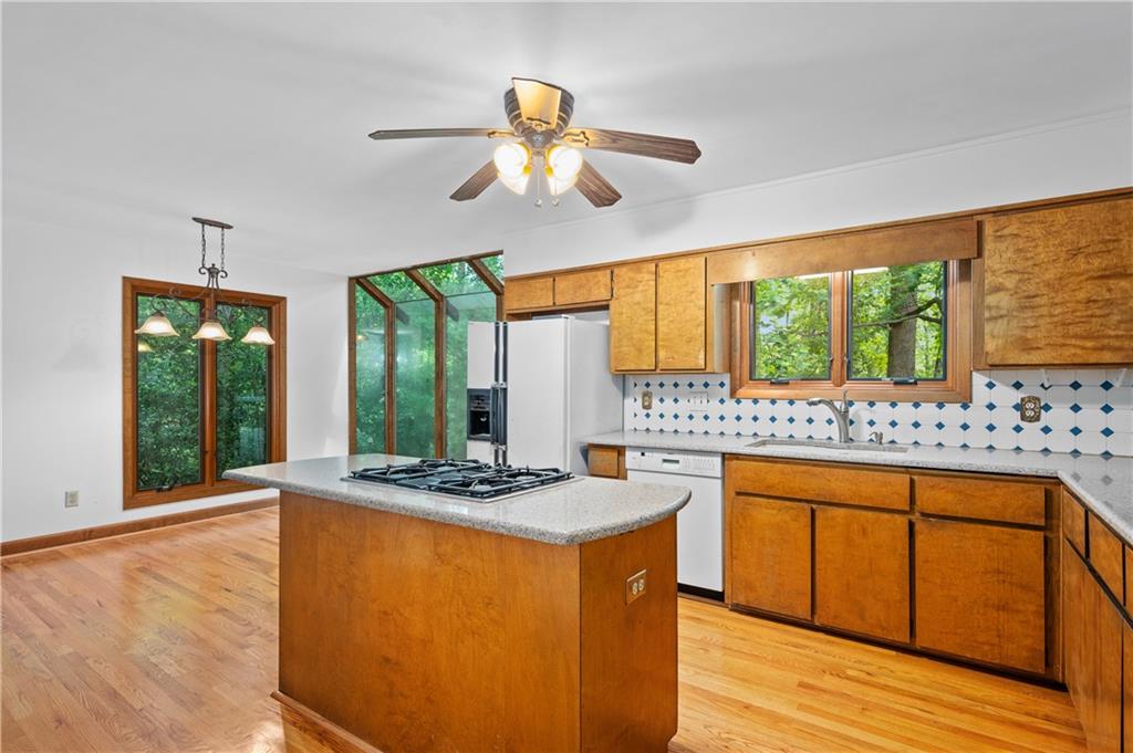 1498 Camp Point Court, Roswell, Georgia image 11