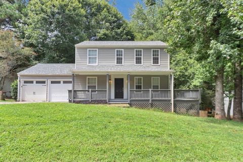 Homes For Sale - 710 Country Manor Way<br/> Alpharetta, GA 30022