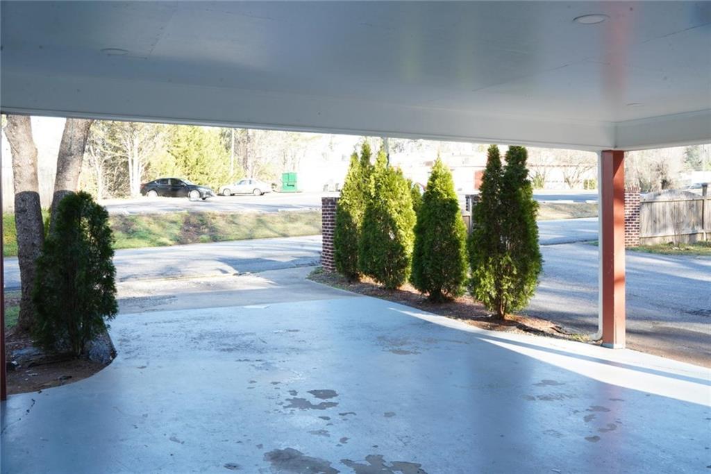 125 Sycamore Drive, Athens, Georgia image 3