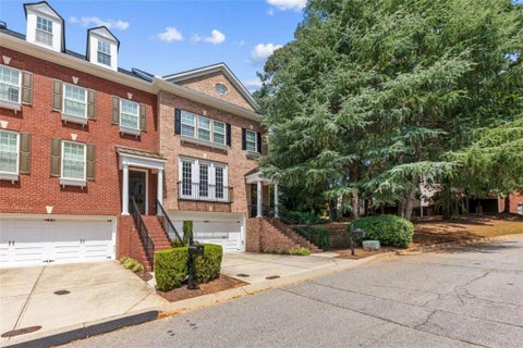 Townhouse For Sale - 5100 Waters Edge Trail<br/> Roswell, GA 30075