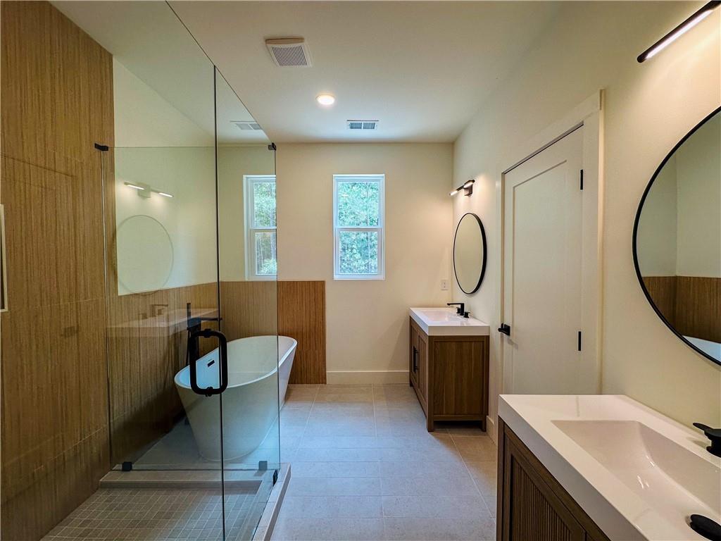 2195 Amberly Glen Way