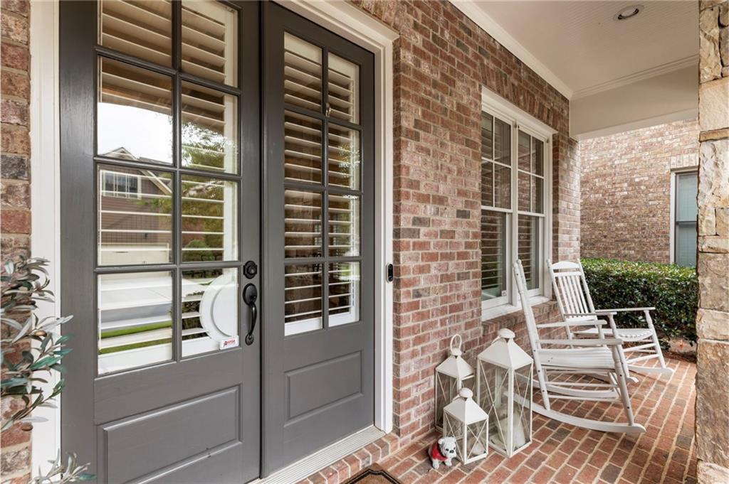 484 Glenmanor Court