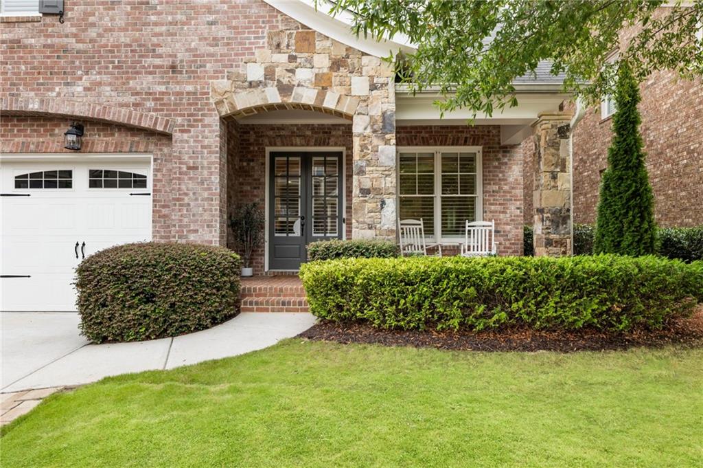 484 Glenmanor Court