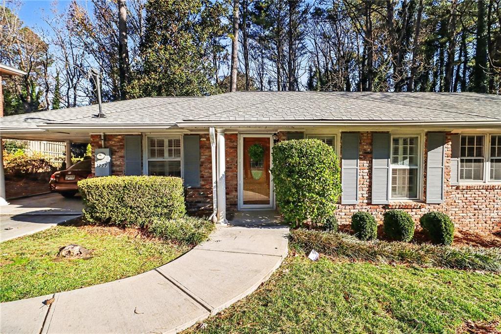 1777 Rosalind Drive NE