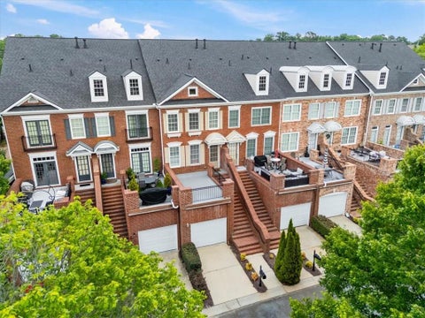 Condo For Sale - 5905 Waters Edge Trail<br/> Roswell, GA 30075