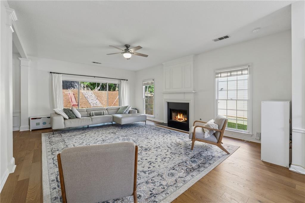 5035 Pattingham Drive, Roswell, Georgia image 9