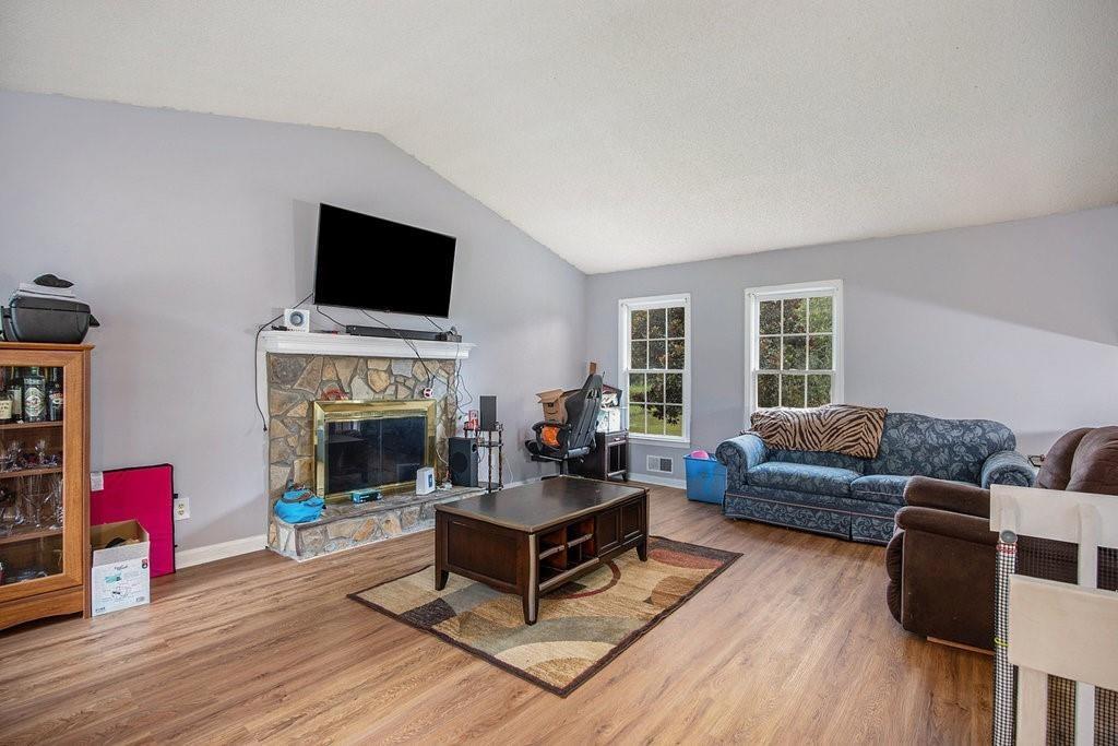2730 Milton Bryan Drive, Loganville, Georgia image 2