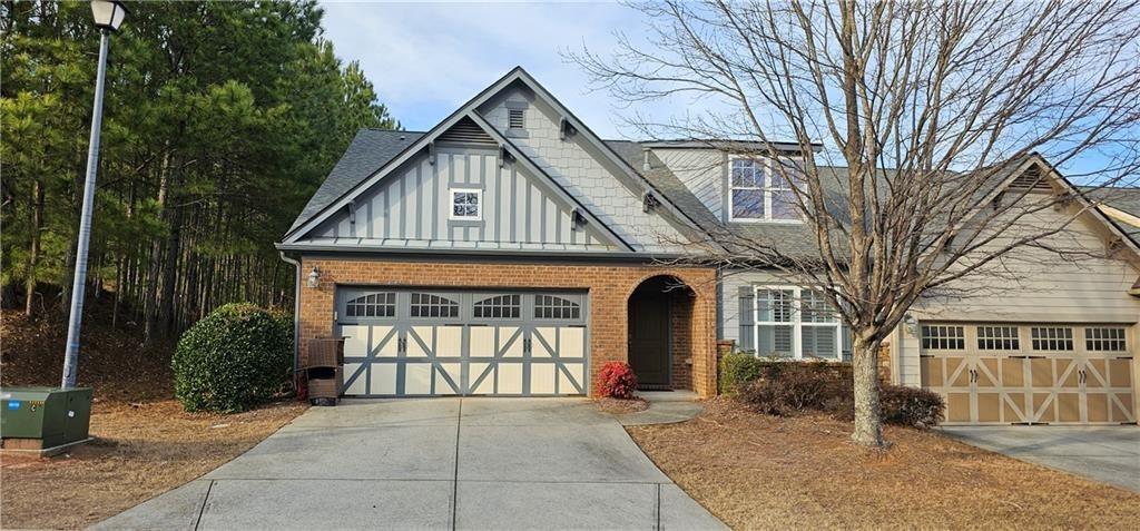 2BR/2.5BA one level living with hardwood floors & high ceilings. Kitchen is spacious, with custom cabinets and upgrades including a double oven, marble backsplash, granite countertops, and large kitchen island. Open floor plan allows for easy entertaining. Master bedroom is oversized, and receives ample sunlight, making the space warm and inviting. Patio overlooks a large & level backyard. Washer, dryer, & refrigerator included!