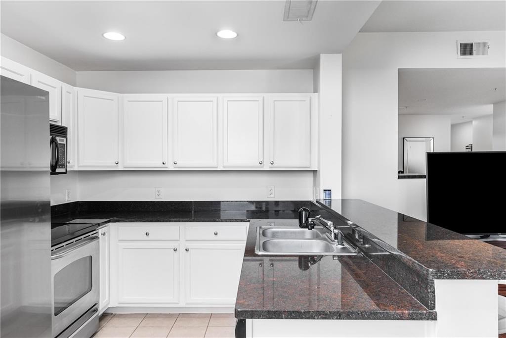 3040 Peachtree Rd 1205