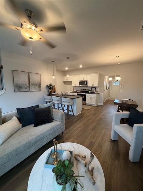 Townhouse For Sale - 143 Chastain Dr<br/> Cartersville, GA 30120