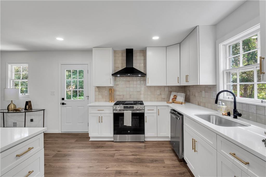 723 Monticello Way SE